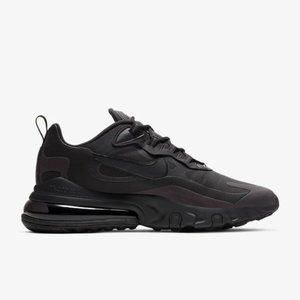 *NWT* Black Nike Air Max 270 React Size 9
